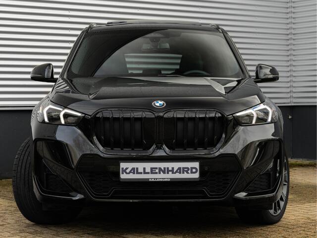 BMW X1 sDrive18i M-Sport Pro - Pano - Memoryzetel - Trekhaak - ACC - Head-Up - Harman Kardon