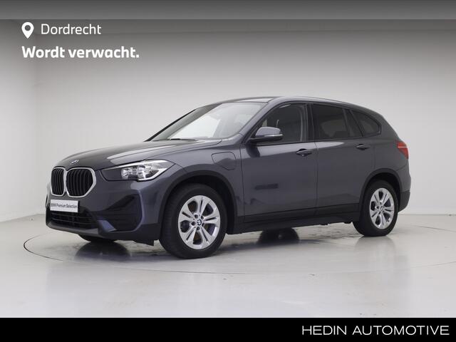 BMW X1 xDrive25e | Active Cruise Controle | 2 jaar BMW Garantie | Camera | Harman Kardon | Stoelverwarming | Head-Up |