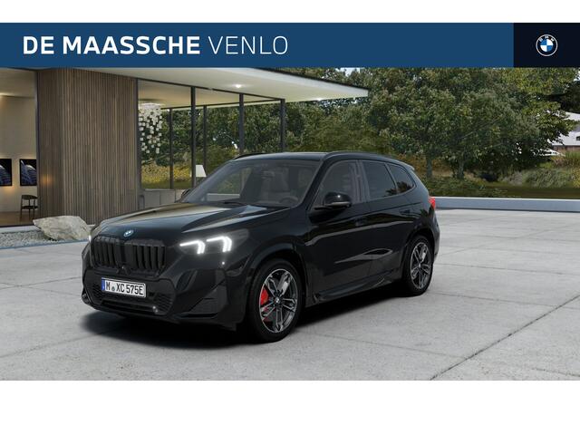 BMW X1 xDrive25e High Executive M Sport Automaat / Panoramadak / Trekhaak / Sportstoelen / M Adaptief onderstel / Comfort Access / Adaptieve LED / Head-Up / Harman-Kardon