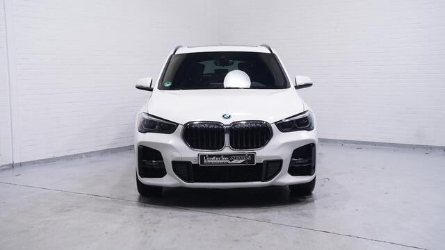 BMW X1 xDrive25e m Sport Panodak Afn. trekaah Led koplampen Stoel-/stuur verwarming Camera PDC v+a Head up