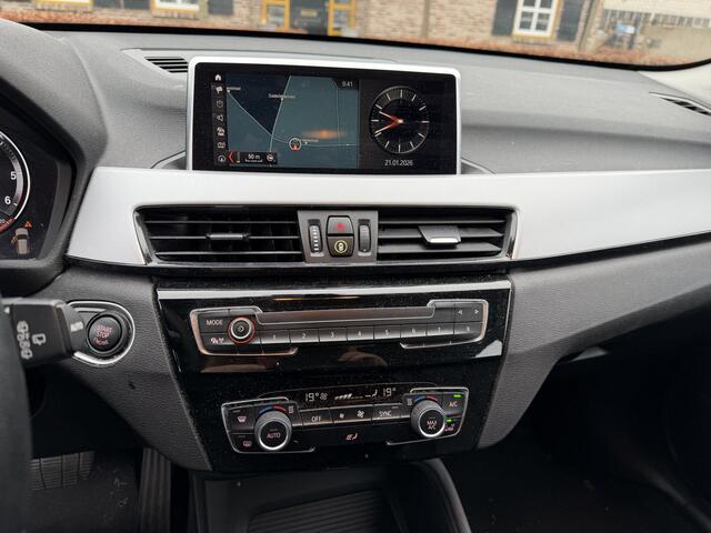 BMW X1 sDrive16d High Executive Edition AUTOMAAT/NAVI/CLIMA B