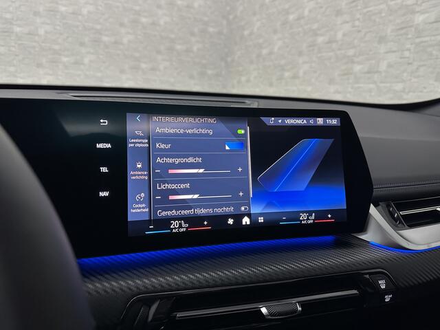 BMW X1 18i M-Sport Performance-Pack | Panorama | Sportstoelen | Carbon | Keyless-Entry | Sfeerverlichting | Achteruitrij-Camera | Carplay | Full-LED | Black-Optic | Getint Glas | Stoelverwarming | Draadloos Laden |