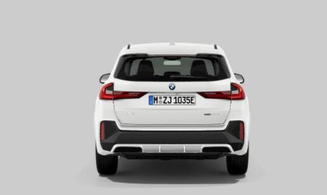 BMW X1 xDrive25e M Sport - Sportstoelen - Elektrisch verwarmde voorstoelen - Driving Assistant Plus - Comfort acces - Grootlichtassistent - Premium Pack -