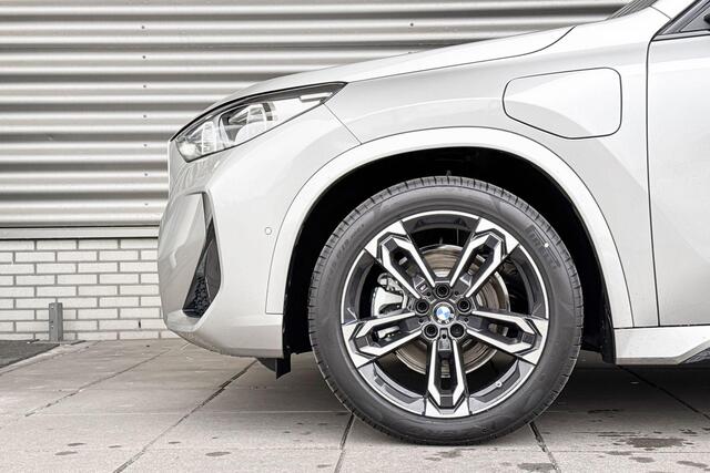 BMW X1 xDrive25e | M Sportpakket | Premium Pack | Travel Pack | Trekhaak | Huisselectie