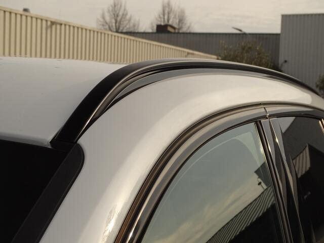 BMW X1 sDrive20i ParelWeiss | Full Options | HUD | NavPro | Stoelverw | All wheater | Uniek