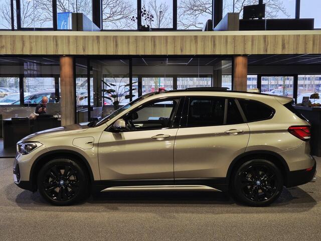 BMW X1 xDrive25e Executive Sportline | Panorama | Trekhaak | Carplay | Stoelverwarming