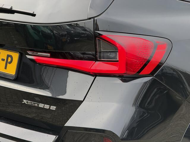 BMW X1 xDrive25e | M-Sport Pro | Panorama | Stuur + Stoelverw. | Camera | Comfort Access | Elek. Trekhaak