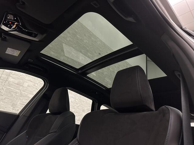 BMW X1 18i M-Sport | Panorama | Sportstoelen | Keyless-Entry | Sfeerverlichting | Achteruitrij-Camera | 5x op voorraad! | Carplay | Full-LED | Black-Optic | Getint Glas | Stoelverwarming | Draadloos Laden |