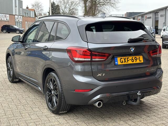 BMW X1 xDrive25e Business Edition Plus / PHEV / Winterset op velg / Camera / Navi / Trekhaak Afneembaar /