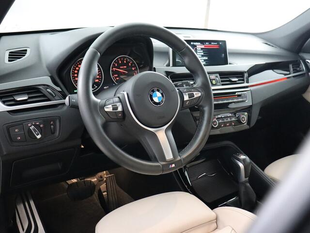 BMW X1 sDrive20i Centennial High Executive M-Sport (NL-Auto / Afn. trekhaak nieuw! / Head Up / Navi)