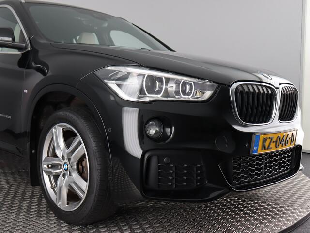 BMW X1 sDrive20i Centennial High Executive M-Sport (NL-Auto / Afn. trekhaak nieuw! / Head Up / Navi)