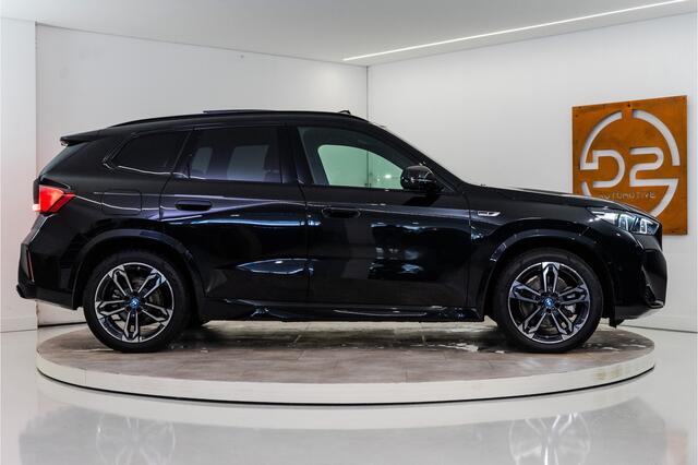 BMW X1 xDrive30e M-Sport 326PK | Pano | Harman/Kardon | HUD | Sfeer | Keyless | Massage VOL! 12 MND Garantie