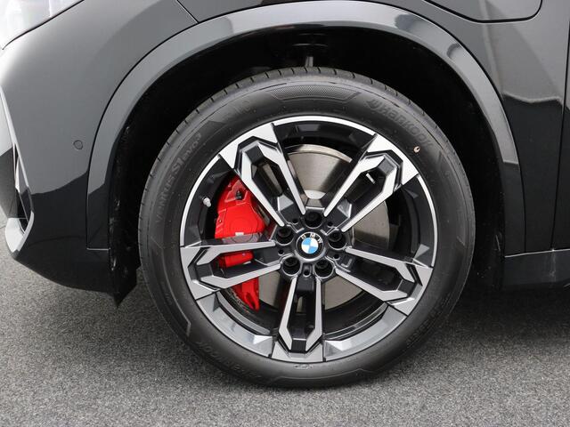 BMW X1 xDrive25e M Sportpakket Pro | Premium Pack | Comfort Pack | Travel Pack | Stuurwielrand Verwarmd | Trekhaak | Panoramadak | Elektrisch verstelbare stoelen | Driving Assistant Plus | Harman Kardon | 19''