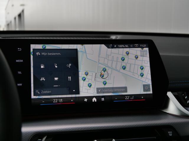 BMW X1 xDrive25e M Sport pakket Pro 245 Pk Automaat Schuifdak / Winterpakket / Harman Kardon