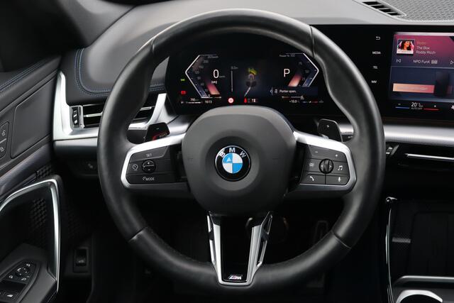 BMW X1 sDrive18i M-sport Automaat | Sportstoelen | Camera | Stoelverwarming | Carplay | Elek. Klep