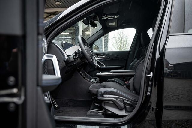 BMW X1 sDrive18i | M-Sport | Shadow | Harman/Kardon | Keyless | Sportstoelen | Camera | Adap. led | 19' inch |
