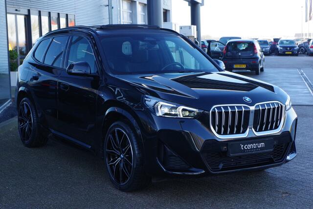 BMW X1 sDrive20i 170 PK M-Sport, Panoramadak, Adap. Cruise Control, Kuipstoelen, LED