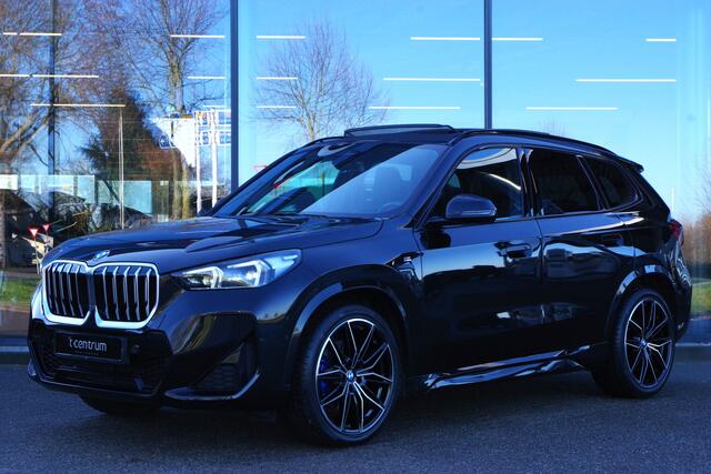 BMW X1 sDrive20i 170 PK M-Sport, Panoramadak, Adap. Cruise Control, Kuipstoelen, LED