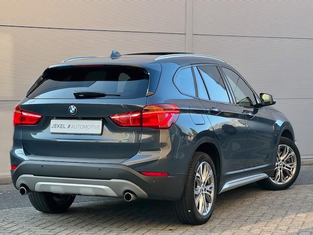 BMW X1 sDrive20i High Executive Leer, Trekhaak, Panoramadak, El. stoelen, Camera, Apple Carplay, Adaptief Cruise conytrolComfort access, enz