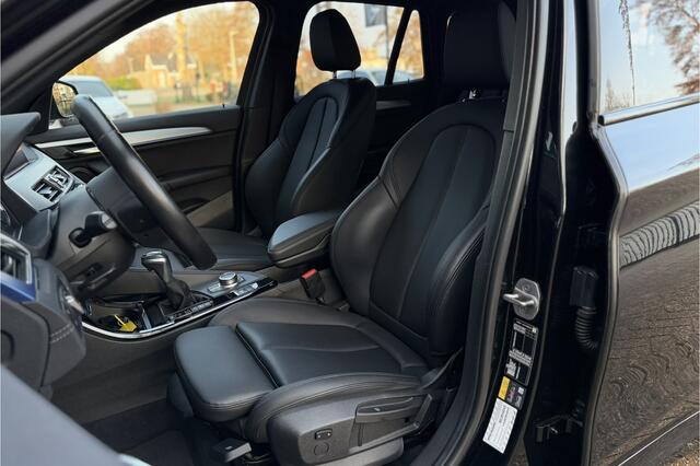 BMW X1 xDrive25e M-Sport | Sportleder | Camera | Stoel + Stuurverwarming | Adaptive Cruise