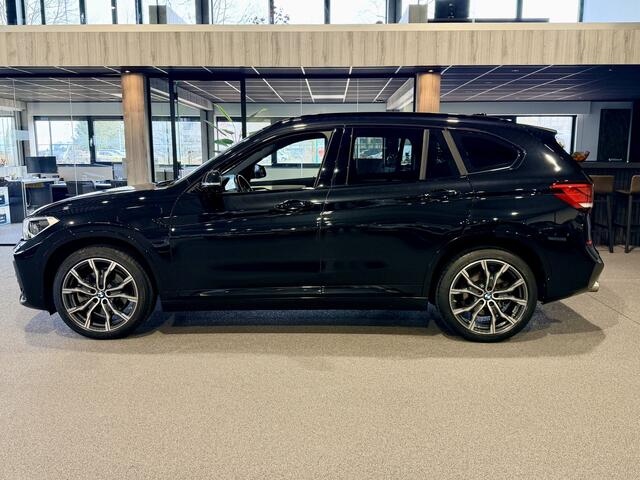 BMW X1 xDrive25e High Executive M-Sport | '19 | Camera | HUD | Electrische stoelen