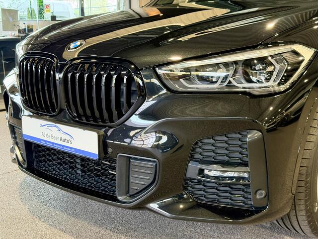 BMW X1 xDrive25e High Executive M-Sport | '19 | Camera | HUD | Electrische stoelen