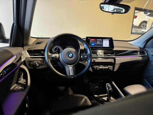 BMW X1 sDrive20i High Executive |Head-Up |Trekhaak |Sfeer |Dealer onderhouden