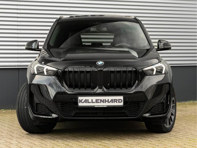 BMW X1 sDrive18i M-Sport Pro - 20 inch - Pano - Memory - Trekhaak - Head-up