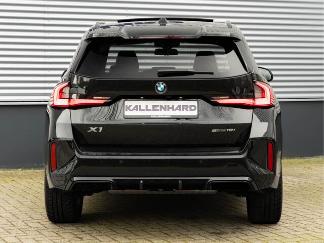 BMW X1 sDrive18i M-Sport Pro - 20 inch - Pano - Memory - Trekhaak - Head-up