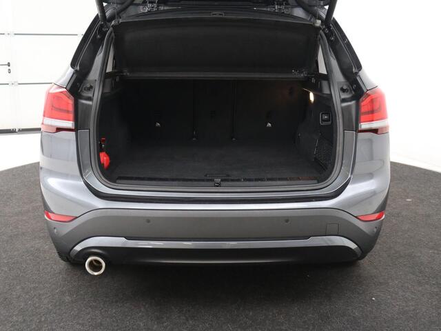 BMW X1 xDrive25e Executive | Leder | Adaptive cruise | Navigatie | 18'' | Full LED | Parkeerhulp | Climate control | Bluetooth | Cruise control | PHEV | Plug In