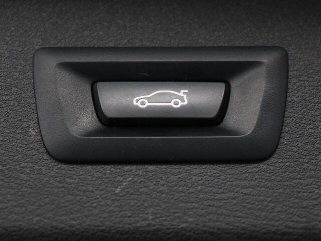 BMW X1 xDrive25e Executive | Leder | Adaptive cruise | Navigatie | 18'' | Full LED | Parkeerhulp | Climate control | Bluetooth | Cruise control | PHEV | Plug In