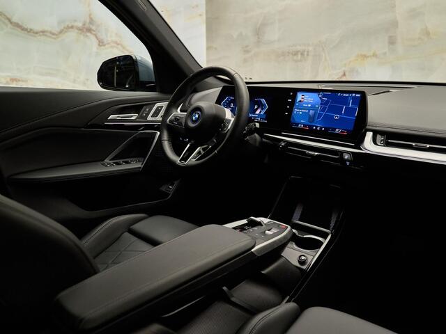 BMW X1 xDrive30e M Sport Pro, pano, tr.haak, H/K, massage, 19", keyless, privacy