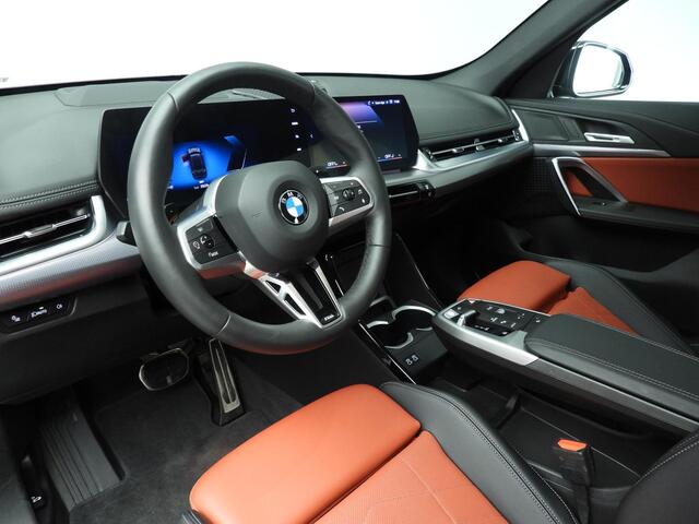BMW X1 sDrive18i | M-Sportpakket | LED | Leder | HUD | Active cruise | Trekhaak | Stoelverwarming | DAB | Alu 19 inch