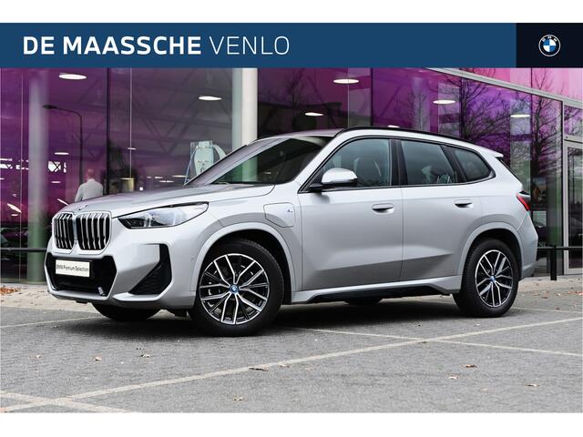 BMW X1 xDrive25e M Sport Automaat / Sportstoelen / Comfort Access / Achteruitrijcamera / M Adaptief onderstel / Adaptieve LED