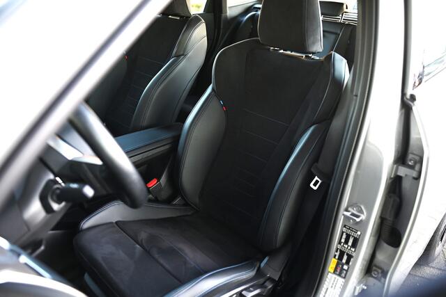 BMW X1 xDrive25e M Sport Automaat / Sportstoelen / Comfort Access / Achteruitrijcamera / M Adaptief onderstel / Adaptieve LED