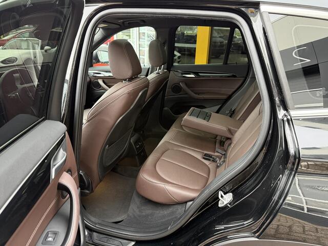 BMW X1 xDrive25e High Executive | NAP | Driving Assistant Plus | X-Line | Pack Parking | Pack Safety | Achteruitrijcamera | Leer | Stoelverwarming | Elektrisch glazen schuig-kantel dak | Head-up display |