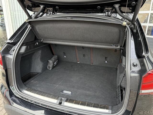 BMW X1 xDrive25e High Executive | NAP | Driving Assistant Plus | X-Line | Pack Parking | Pack Safety | Achteruitrijcamera | Leer | Stoelverwarming | Elektrisch glazen schuig-kantel dak | Head-up display |