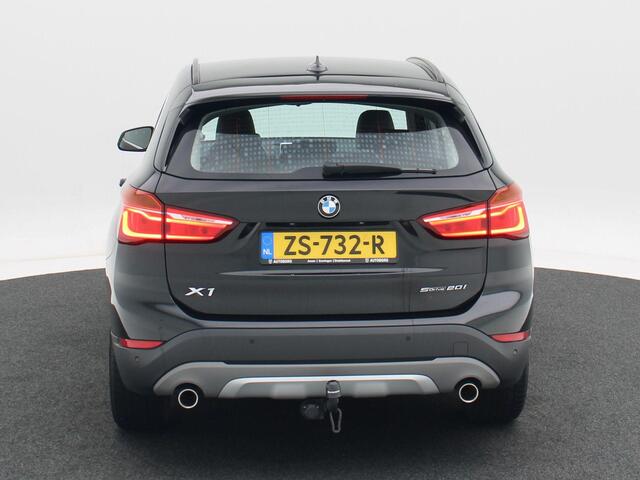 BMW X1 sDrive20i 192 Pk High Executive | Trekhaak | Leder | Cruise Control | Full LED | Stoelverwarming | Navigatie | 18 inch