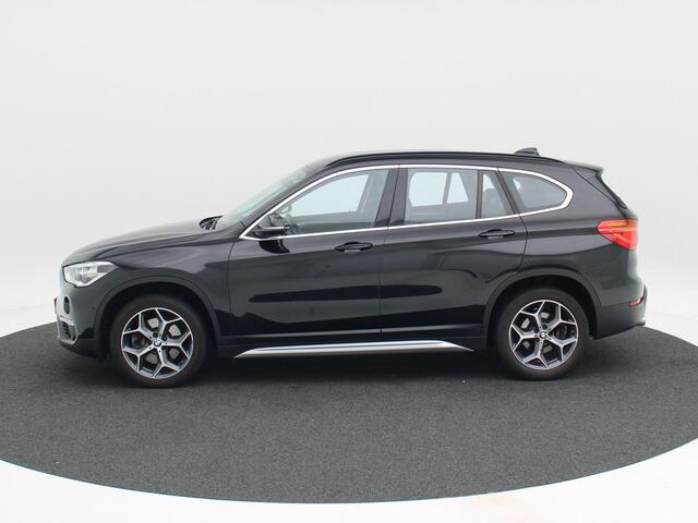 BMW X1 sDrive20i 192 Pk High Executive | Trekhaak | Leder | Cruise Control | Full LED | Stoelverwarming | Navigatie | 18 inch
