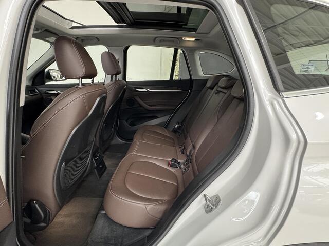 BMW X1 sDrive20i High Executive | Trekhaak | Leder | Panoramadak | Achteruitrijcamera |