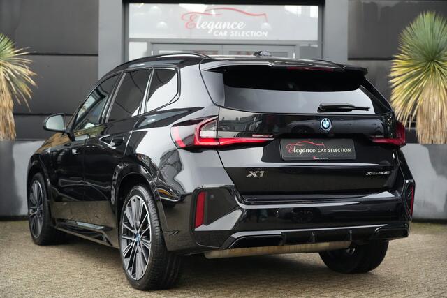 BMW X1 xDrive30e M Sport 327pk Panoramadak/HeadUpDisplay/360Camera