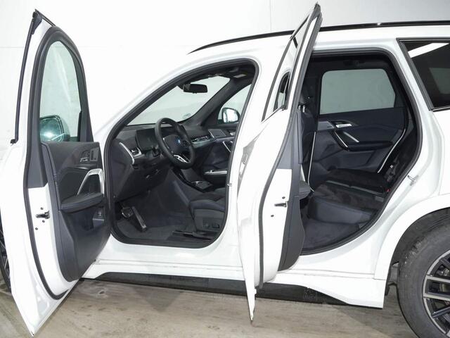 BMW X1 xDrive25e | M-Sport | Harman/kardon | Trekhaak | Elek. stoelverst. | Co Pilot | Head up