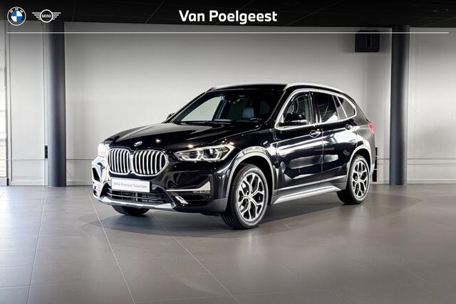 BMW X1 sDrive20i Business Edition Plus | X-Line | Stoelverwarming | Head-Up Display | Achteruitrijcamera | Trekhaak |