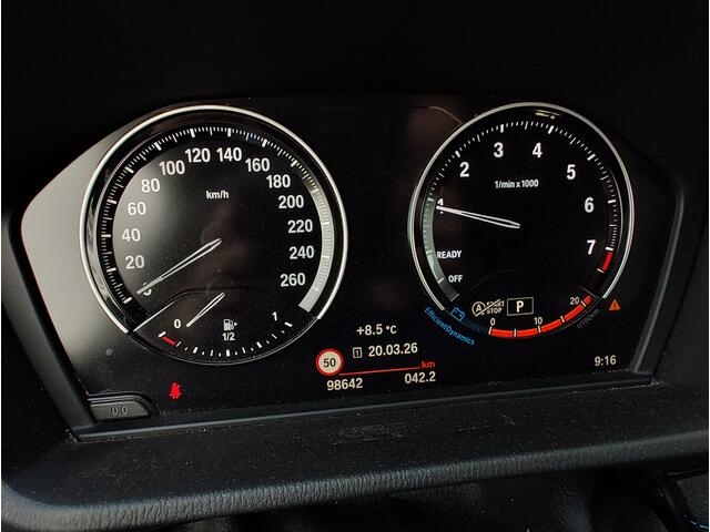 BMW X1 SDRIVE18i HIGH EXECUTIVE AUT. Open dak | Leder | LED | Stoelverwarming