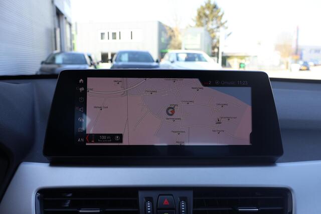 BMW X1 xDrive25e Executive 1e Eigenaar | Dealer Onderh | NAP | BTW | Head-Up | Stoelverwarming | Elek Klep | Navi | Carplay | Keyless | Bots | Cruise | Leer