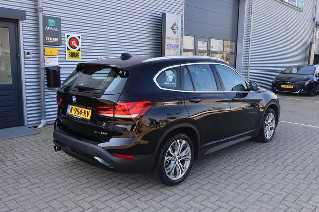 BMW X1 xDrive25e Executive 1e Eigenaar | Dealer Onderh | NAP | BTW | Head-Up | Stoelverwarming | Elek Klep | Navi | Carplay | Keyless | Bots | Cruise | Leer