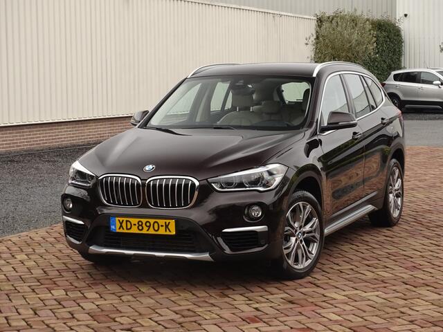 BMW X1 sDrive20i X-line | Head-Up | Stuurverwarming! | Stoelverw | Nav | Leer | Camera!