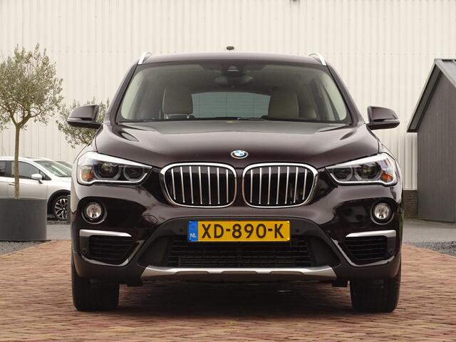 BMW X1 sDrive20i X-line | Head-Up | Stuurverwarming! | Stoelverw | Nav | Leer | Camera!