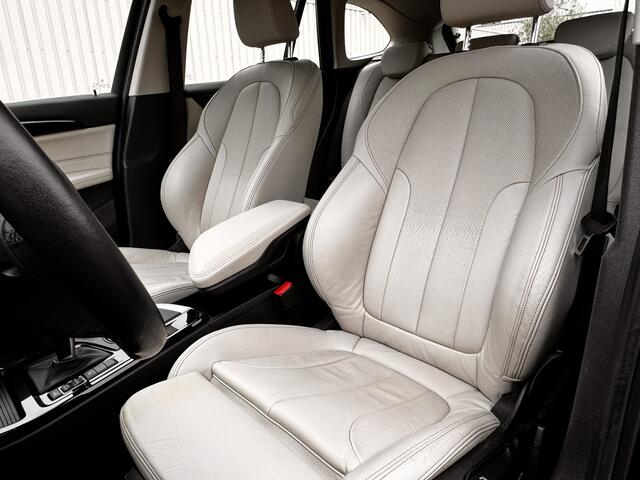 BMW X1 sDrive20i X-line | Head-Up | Stuurverwarming! | Stoelverw | Nav | Leer | Camera!