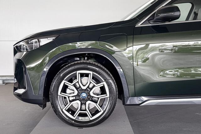 BMW X1 xDrive25e | Actiefstoelen voor | Glazen panoramadak